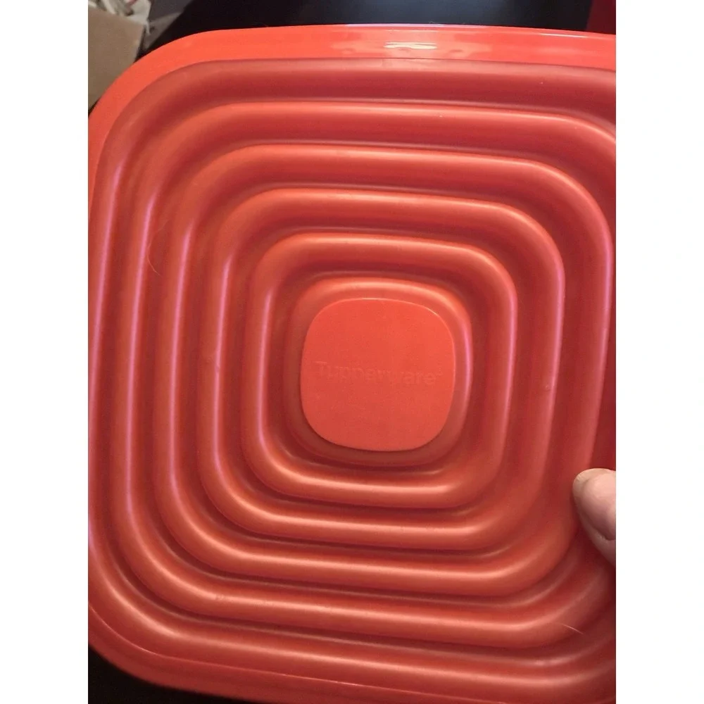 set of 2 Tupperware Stuffables 11 cup and 5 cup 16191-2 1620-3